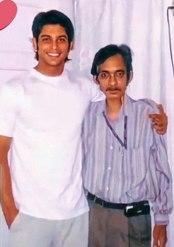 El hermano y el padre de Neetu Shukla