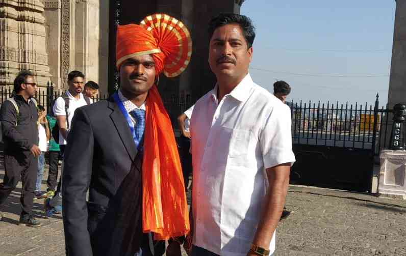 Pravin Jadhav con su entrenador Baban Bhujpal