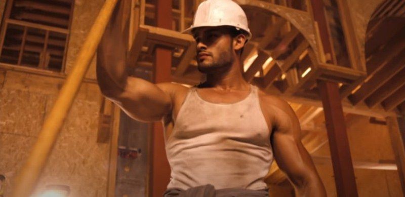 Sam Asghari en el video musical Work From Home de Fifth Harmony
