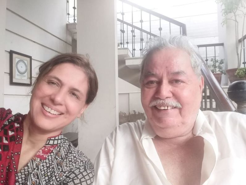 Seemi Pasha con su esposo