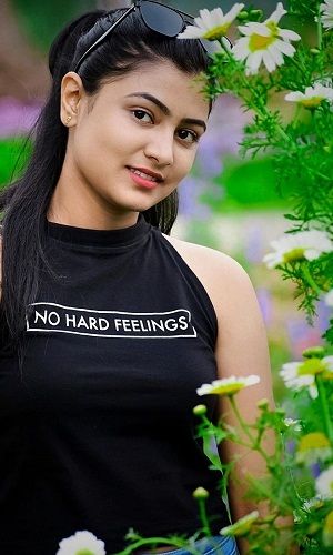 Surbhi Rathore Wiki, Altura, Años, Novio, Familia, Biografía y más