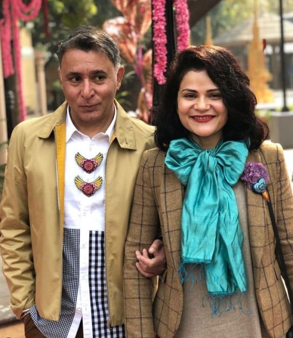Vasudha Rai con su amado