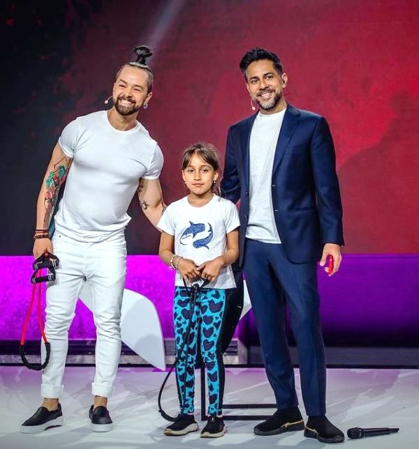 Eve, la hija de Vishen Lakhiani, entrena 10X Fitness