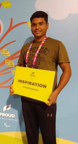 Yogesh Kathuniya Wiki, Altura, Años, Novia, Familia, Biografía y más Yogesh Kathuniya
