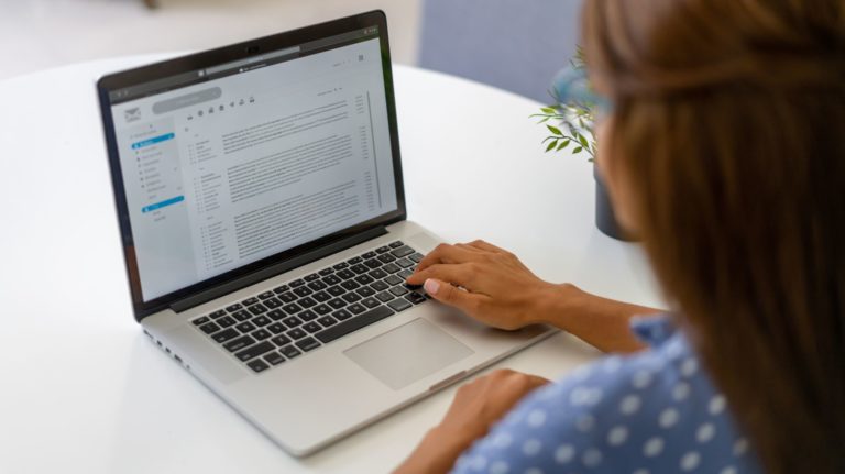 Cómo eliminar todos los correos electrónicos a la vez en Gmail
