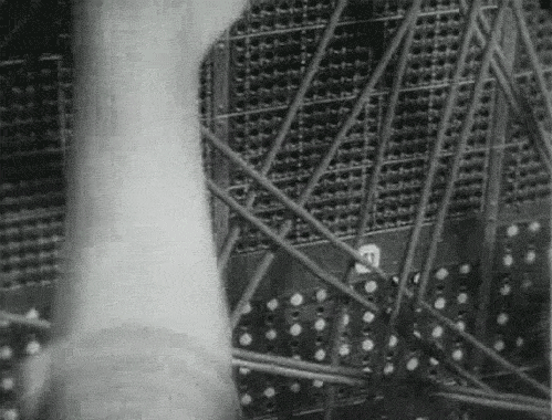 Un gif de operadores telef&oacute;nicos