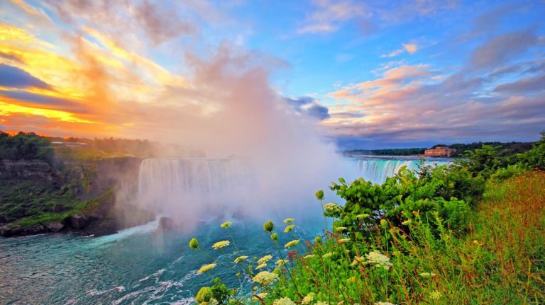11 momentos escandalosos en las cataratas del Niágara montando barriles