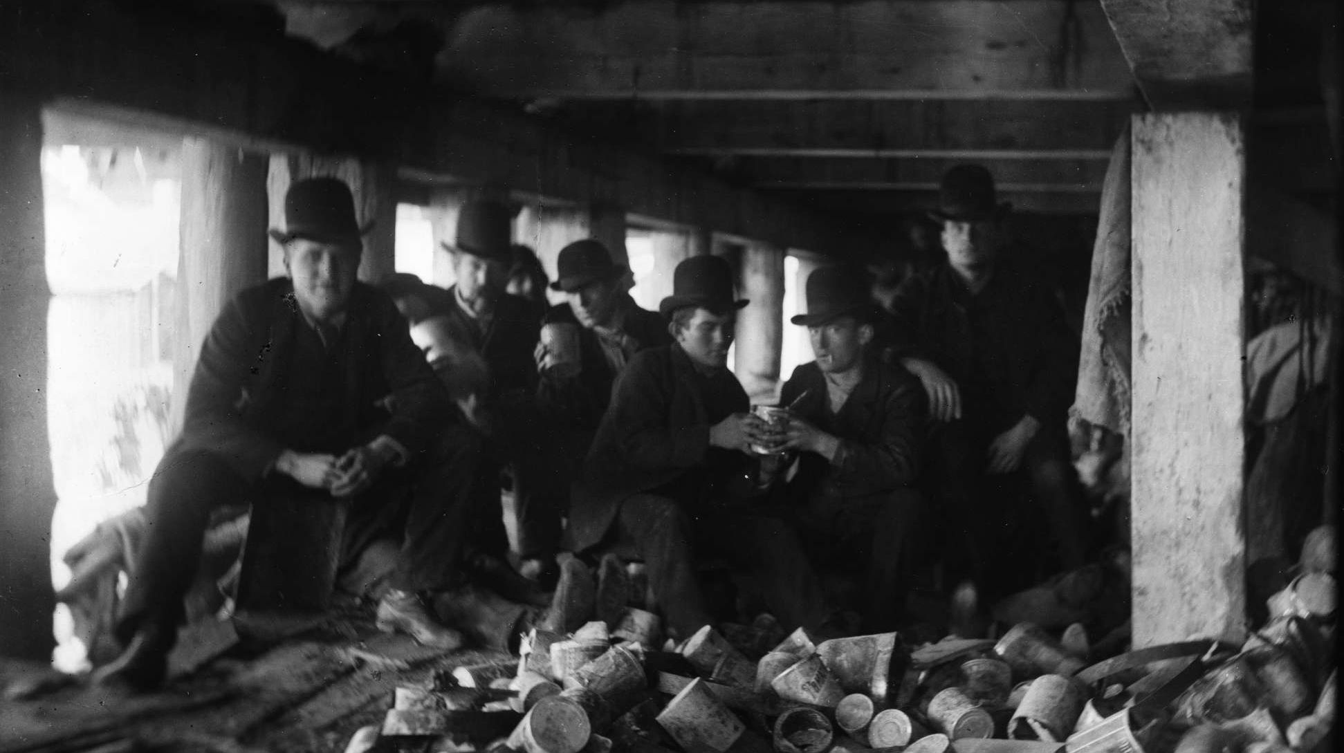 Los orígenes de 11 nombres históricos de pandillas