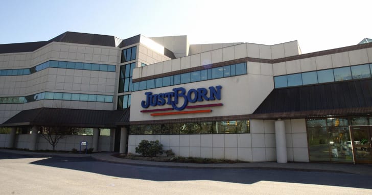 El exterior de Just Born, Inc.