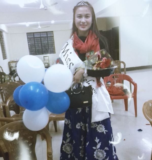 Eksha Kerung gan&oacute; el t&iacute;tulo de Miss Freshers en su universidad.