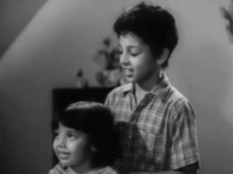 Ghanshyam Nayak como artista infantil en la canci&oacute;n Nani Teri Morni Ko Mor Le Gye