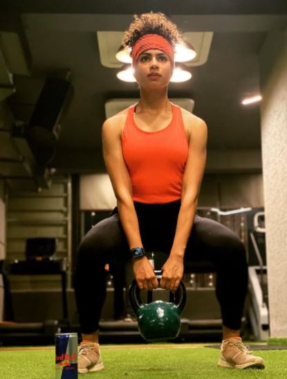 Harmilan Kaur durante un entrenamiento