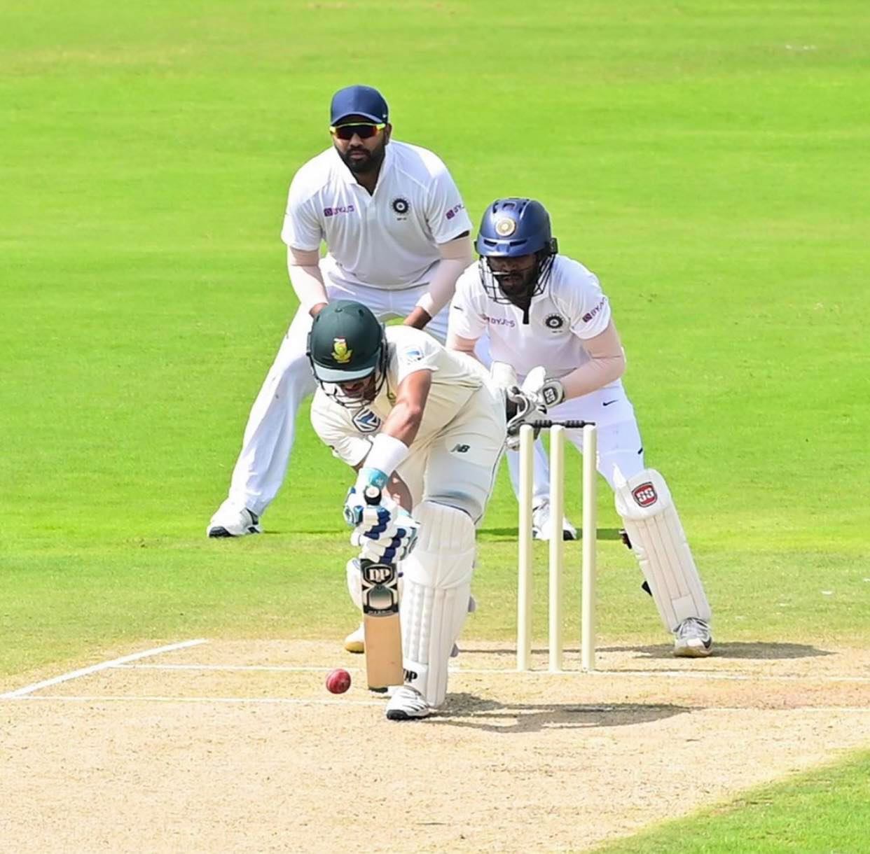 KS Bharat jugando como portero de India contra Bangladesh