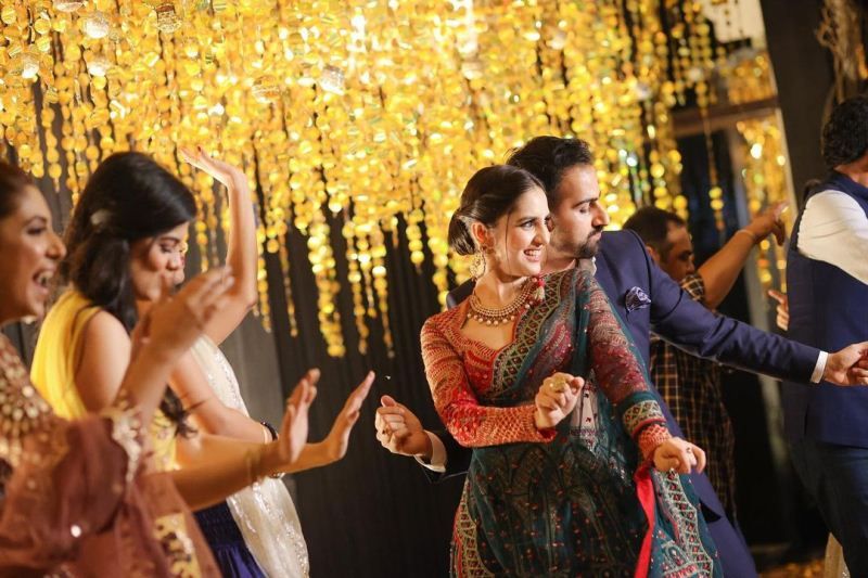 Koyal Rana celebrando el primer aniversario de su matrimonio