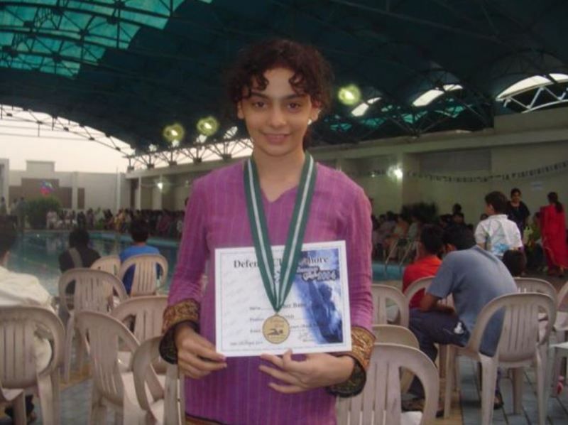 Mehar Bano gan&oacute; una medalla en una competencia de nataci&oacute;n a nivel estatal