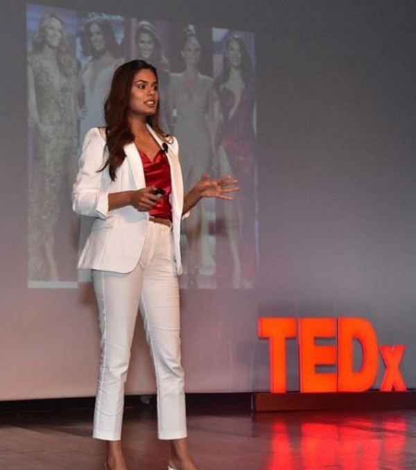 Noyonita en TED Talks
