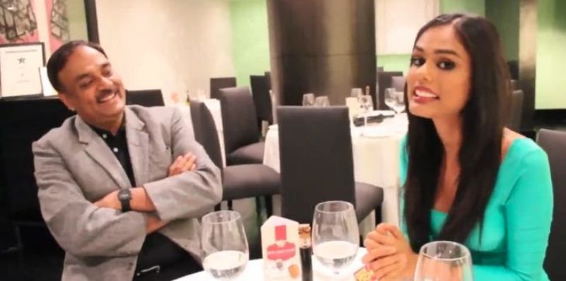 Noyonita con su padre