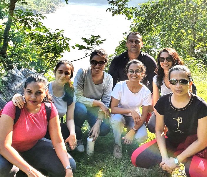 Rujuta Diwekar con su equipo