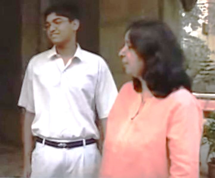 Shikha Sharma con su hijo Tilak Sharma
