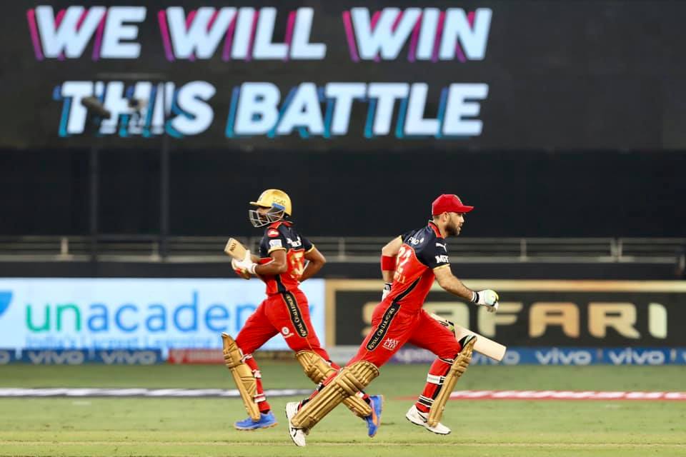Srikar Bharat durante el bateo en un partido de IPL contra Delhi Capitals.jpg 2