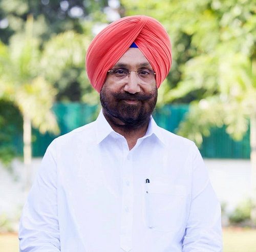 Sukhjinder Singh Randhawa Wiki, Casta, Años, Esposa, Niños, Familia, Biografía
