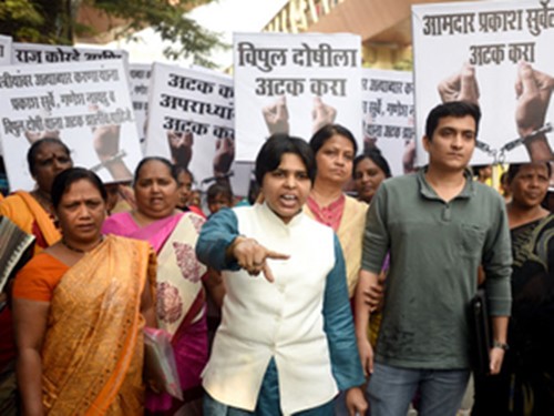 Trupti Desai durante una protesta