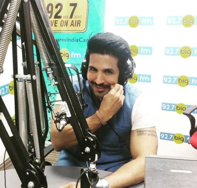Vishal como radio jockey