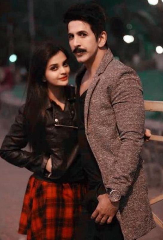 Vishal con su novia Payal Vijay Shetty