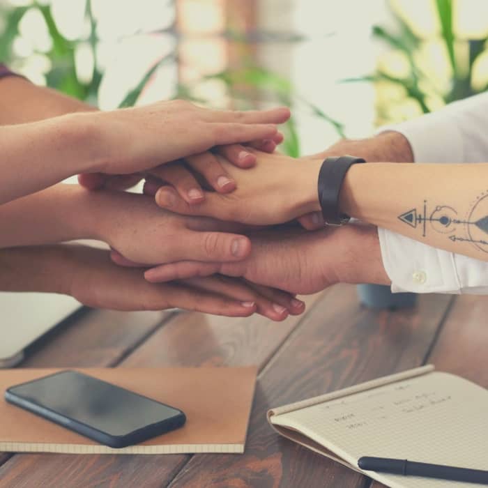Los juegos grupales se tratan de unirse para formar un equipo, &iexcl;as&iacute; que elija un nombre de equipo que represente las mejores cualidades de sus compa&ntilde;eros de equipo!