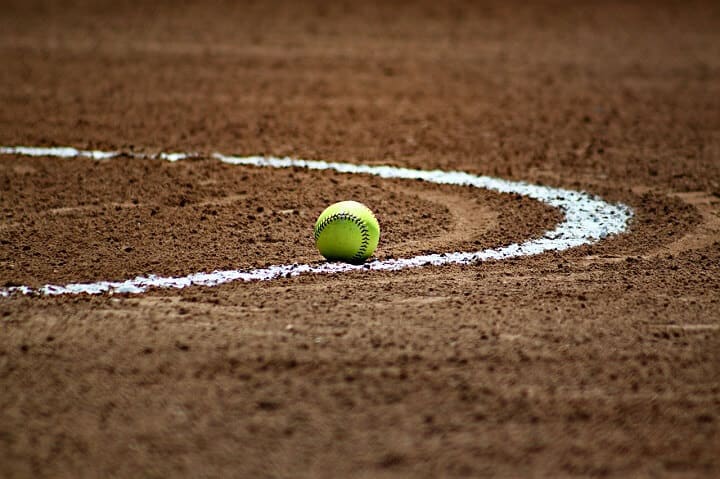 Más de 400 fantásticos nombres de equipos de softbol (con significados) Nombres de equipos de softbol masculino