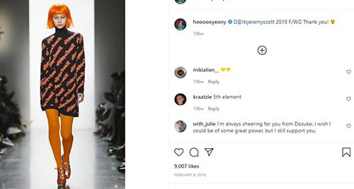 Jung Ho-yeon hablando sobre caminar por la rampa para Jeremy Scott en una publicaci&oacute;n de Instagram