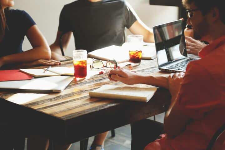 Más de 500 nombres de equipos inteligentes y creativos para el trabajo Nombres geniales de equipos para el trabajo
