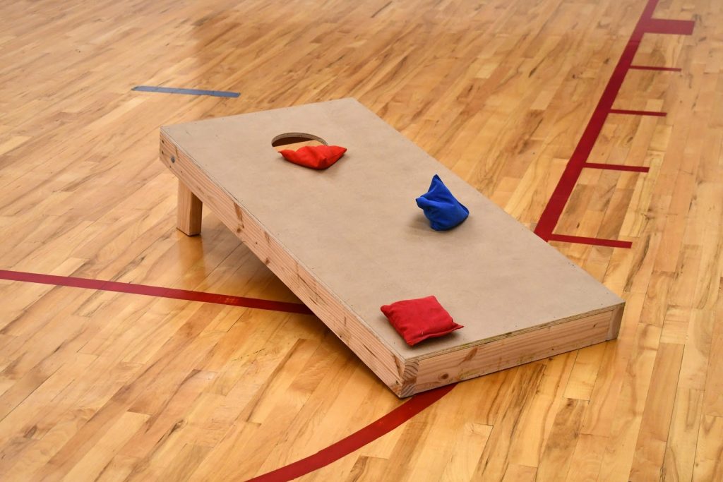 Más de 500 nombres de los mejores equipos de Cornhole para niños y niñas Buenos nombres de equipo de Cornhole