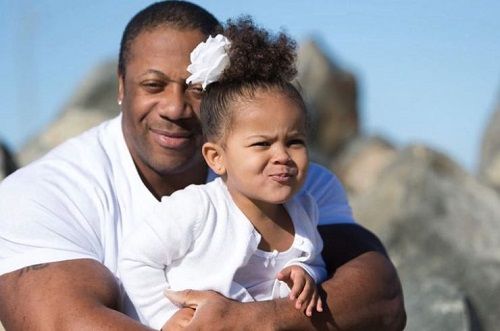 Shawn Rhoden con su hija