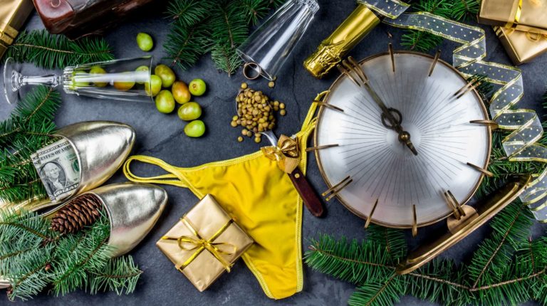 6 tradiciones latinas de Nochevieja