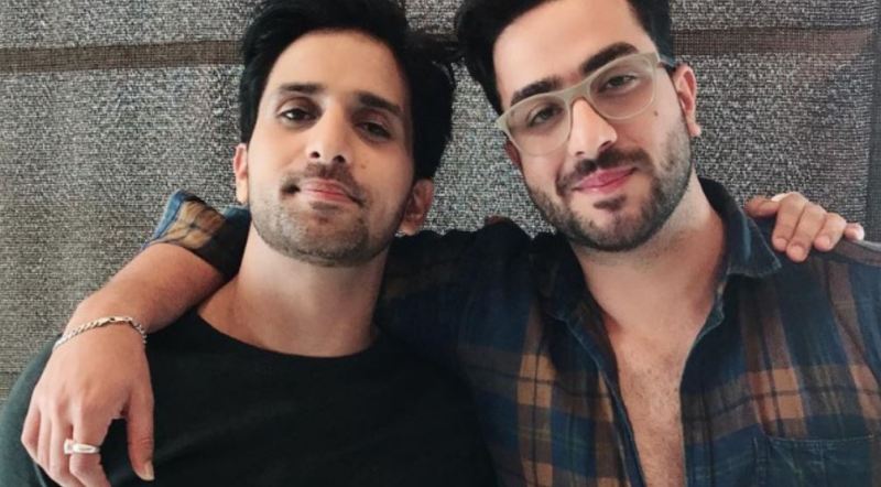 Arslan Goni con su hermano, Aly Goni