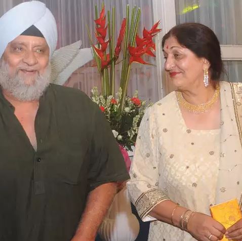 Bishan Singh Bedi con su esposa