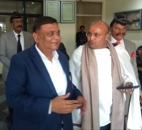 Gauravv Mittal con el ministro Atul Garg