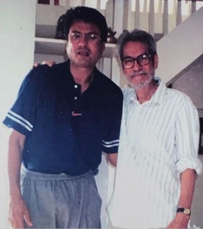 Kanwaljit Singh Wiki, Altura, Edad, Esposa, Niños, Familia, Biografía y más Kanwaljit con su padre