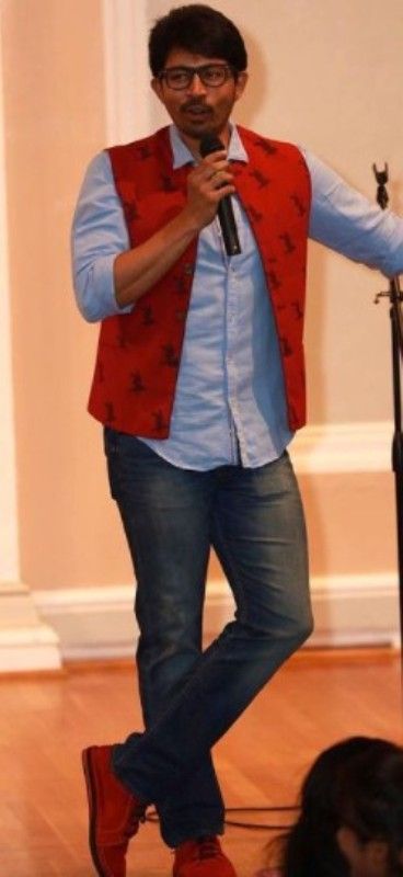 Karthik Kumar Wiki, años, novia, esposa, niños, familia, biografía y más Imagen de Karthik Kumar