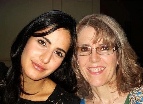 La hermana de Sonia Turcotte, Katrina Kaif, con su madre Suzanne Turquotte