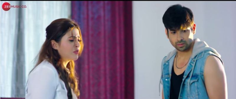 Kunal Verma en un fotograma de un video musical Waise Toh Teri Yaad