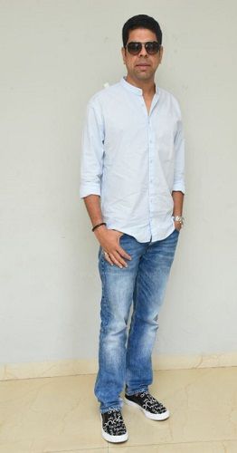 Murali Sharma Wiki, Altura, Años, Esposa, Niños, Familia, Biografía y más Murali Sharma