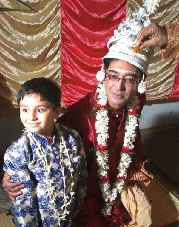 El hermano de Pooja Bose mientras se casa