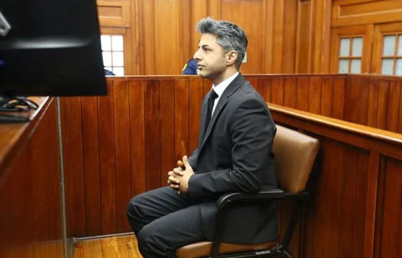 Shrien Dewani Wiki, años, novia, esposa, familia, biografía y más Shrien Dewani durante los juicios judiciales