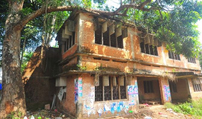 La casa sub construida de Sukumara Kurup cerca de Alappuzha