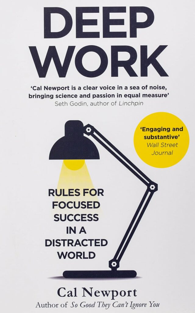 Su guía de los 10 mejores libros de negocios de todos los tiempos Portada del libro Deep Work con un gráfico de una lámpara de escritorio encima del subtítulo