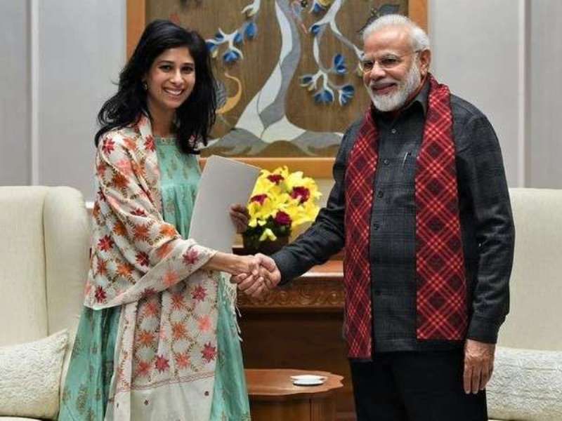 Gita Gopinath con nuestro primer ministro Narendra Modi