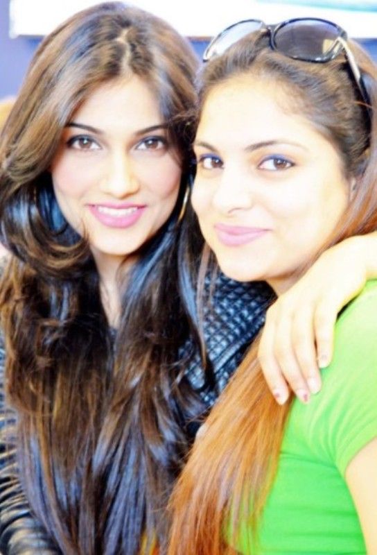 Ishita con su hermana