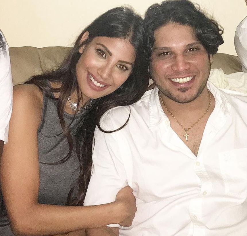Nicole Faria con su hermano